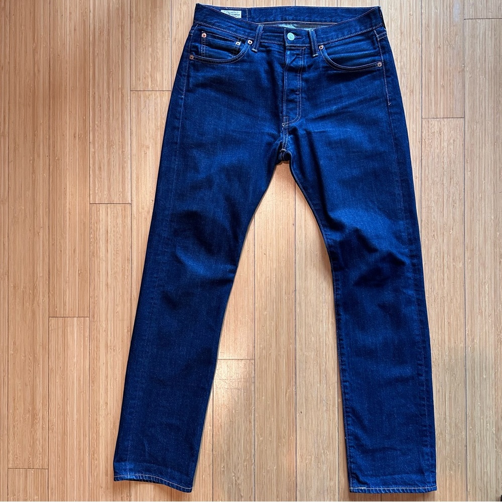 Men’s Levi’s 501 Dark Wash Jeans. Size 30/32.